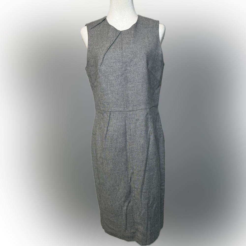 Banana Republic PLEAT NECK FLANNEL DRESS. Gray professional dress. Work dress